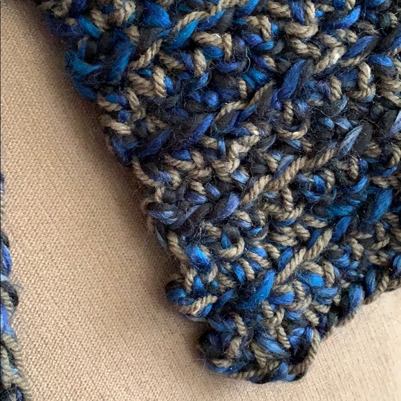 Blue scarf - Picture 3 of 3